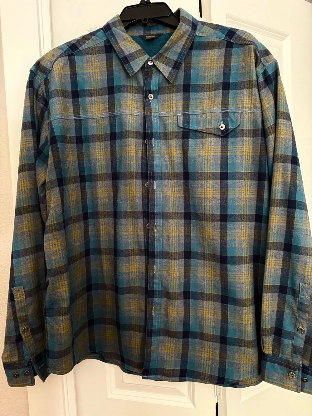 Royal Robbins men’s XXL plaid flannel, and